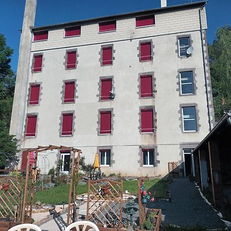 Appartement Chaleureux De 82M2 Proche De Vulcania Pontaumur Exterior foto