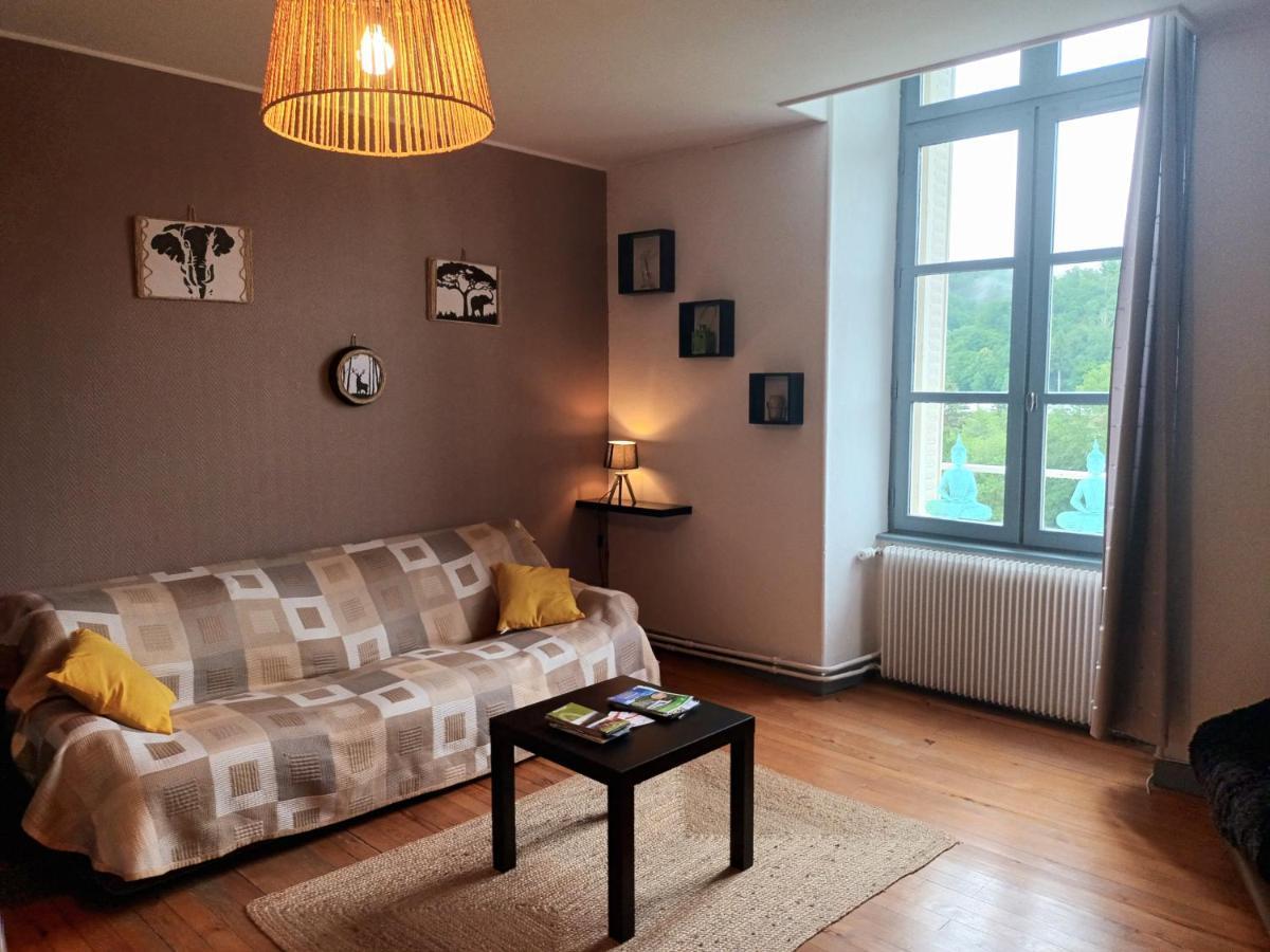 Appartement Chaleureux De 82M2 Proche De Vulcania Pontaumur Exterior foto